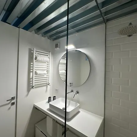 Apartment White In