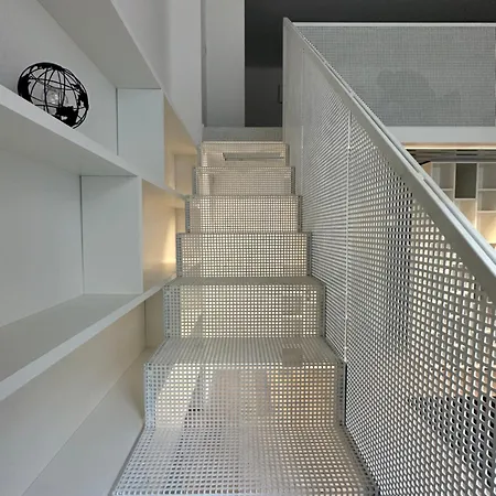 White In Apartament *