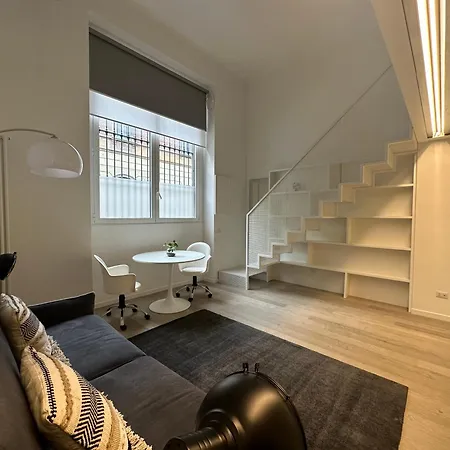 White In * מילאנו