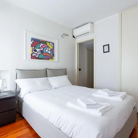 Appartement Cosy Two Bedroom Close To Navigli Milaan