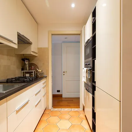 Cosy Two Bedroom Close To Navigli * Milaan