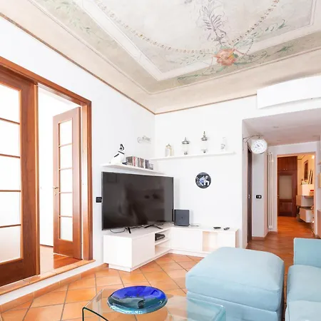 Easytopstay - Cosy Close To Navigli * Milano