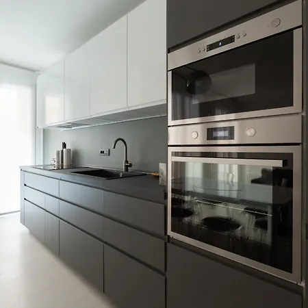 Porta Nuova Bright And Roomy Flat