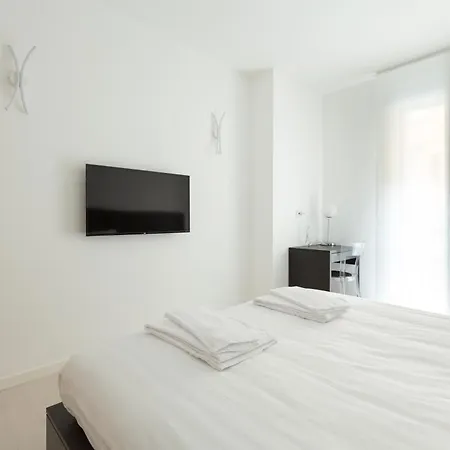 Easytopstay - Porta Nuova Bright And Roomy Flat Milano