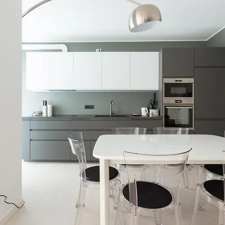 Porta Nuova Bright And Roomy Flat *