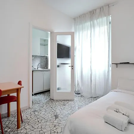 Apartment Xenia - Stylish Navigli Milan