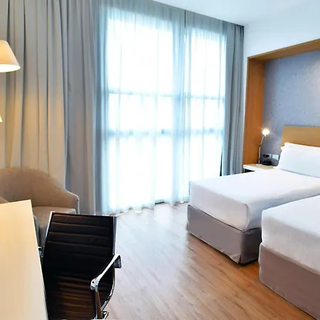 Hilton Garden North 4*
