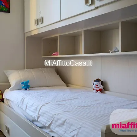 Appartement Wissam's Red Kitchen Milan