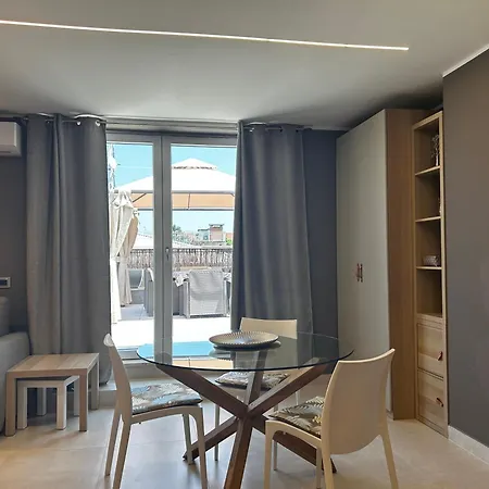 R39 Attic With Terrace And Private Parking Apartmán *