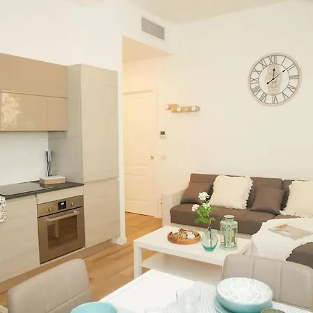 Lebanon Junior In Shopping District Wifi Apartment Milan