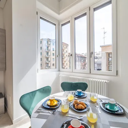 Design - Stazione Centrale, * Milánó