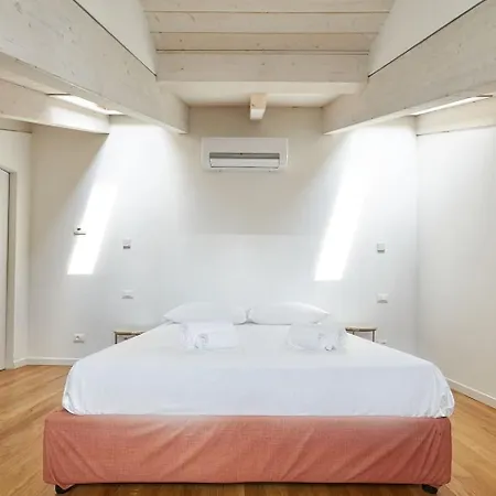 The Attic 18 * ميلان