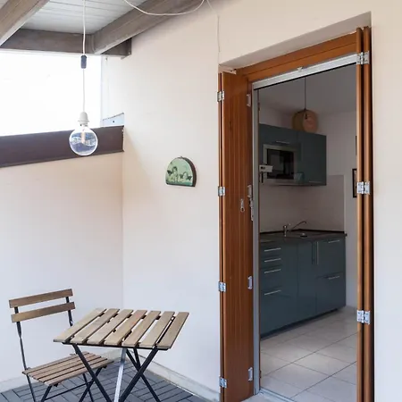 Apartment Terrace Close To Metro Station *
