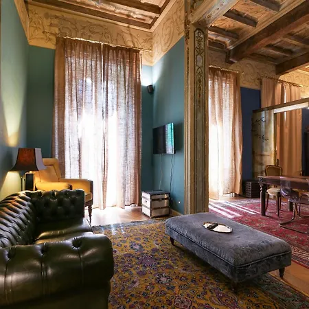 Prestige Boutique - Montenapoleone * Milan