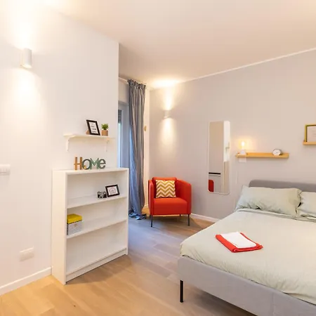 Joivy Contemporary In Historical Giambellino-lorenteggio * Milan