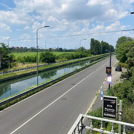 Apartment Naviglio Milan