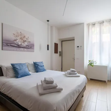 - Modern Flat Apartment *