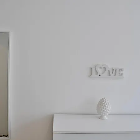 M.aurelio Red Apartment *