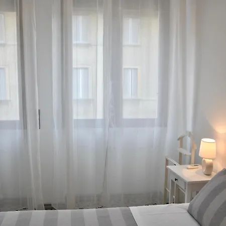 Apartment M.aurelio Red *