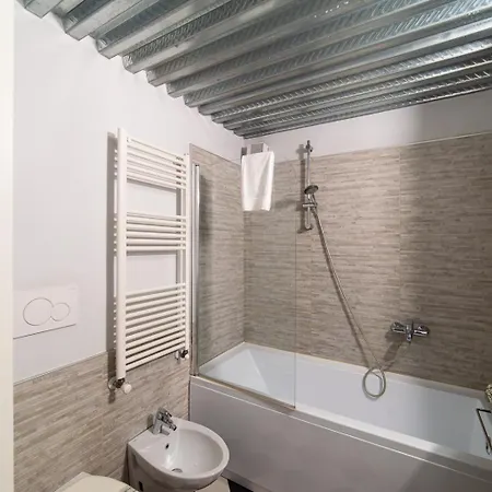 Hbhall Residenze Darsena Apartment