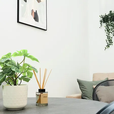 Urban Flats Modern Few Minuts From Duomo شقة ميلان