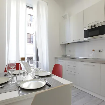 Apartmán Just Urban - Stylish 1br In Center - Balcony And Metro M2 M4 Milán