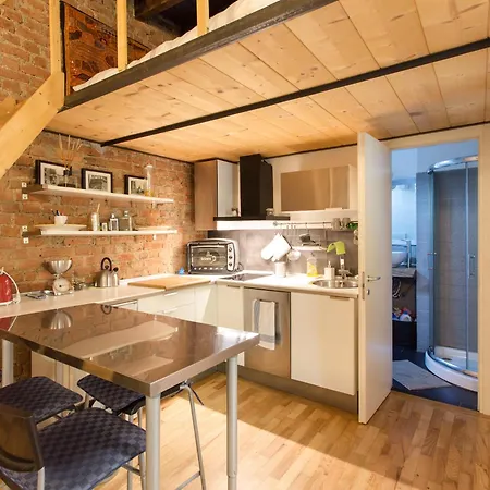 Milano's Navigli Studio Milán