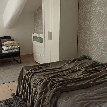 Mansarda Di Nolo-mm Pasteur-red Line