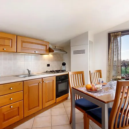 Luca Apartament *
