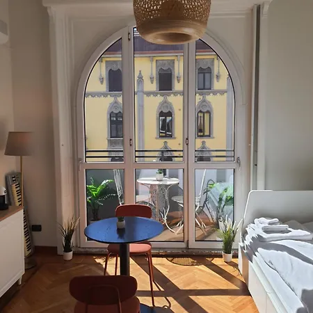 Apartamento Elegante Monolocale - Pecchio 1930 *