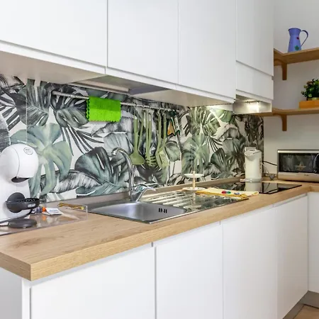 Urbanjungle - Centre With Balcony *