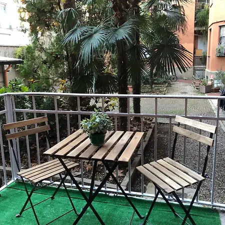 Urbanjungle - Centre With Balcony Милан