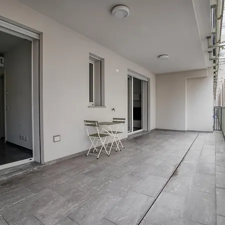 Just Urban - With 40sqm Terrace - Solari *