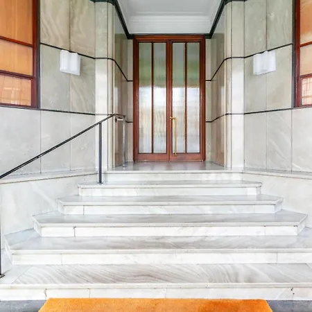 Апартаменты Urbanjungle - Centre With Balcony