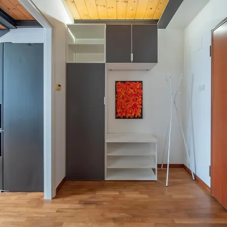Apartment Xenia - Bright Loft In Bovisa Area Milan