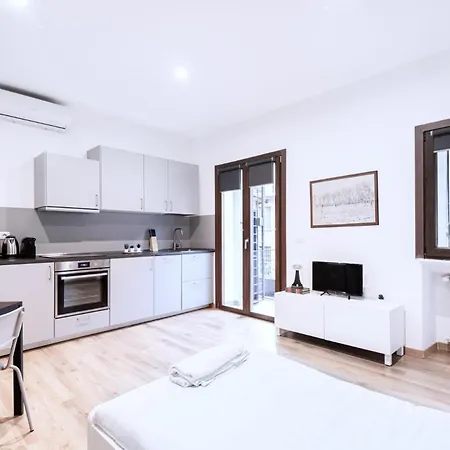 Apartment Easylife - Studio Con Balcone In Risorgimento *