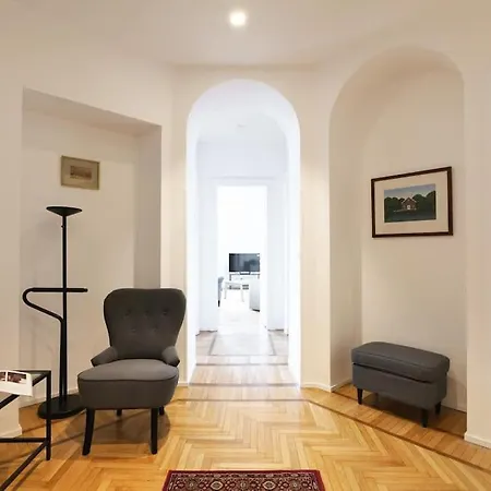 Contempora - Trilocale Podgora 10 Milán