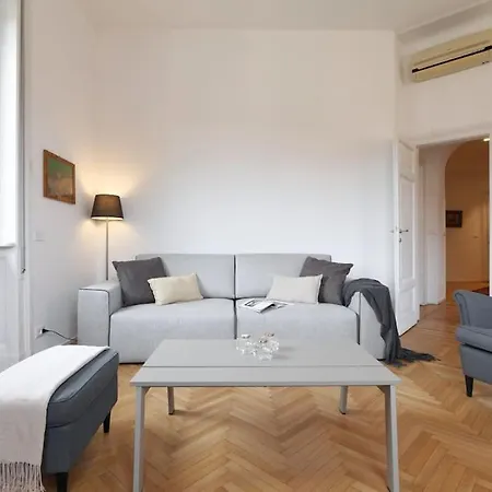 Contempora - Trilocale Podgora 10 Apartmán *