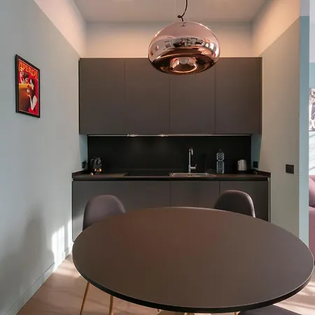Tiffany Cozy Flat
