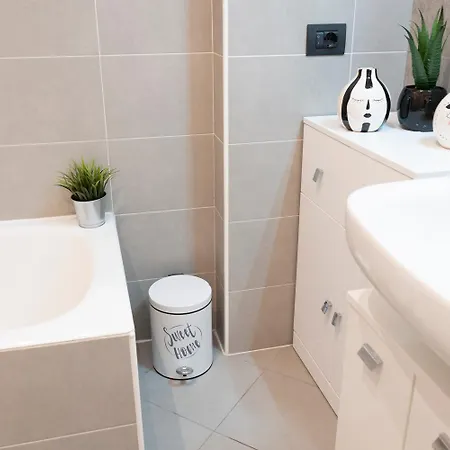 Cos54 • Exclusive With Terrace • * Mailand