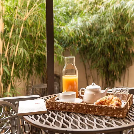 Moscova-brera Elegante Con Giardino Privato