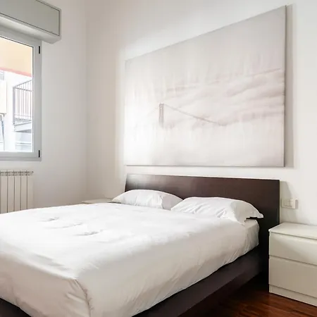 Modernita A Milano: Bilocale Con Balcone Appartement *