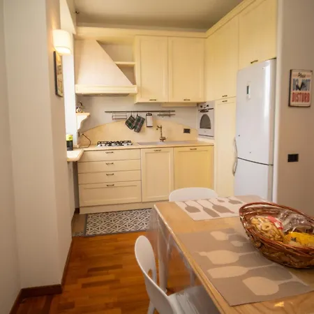 아파트 10 Minuti Da 밀라노