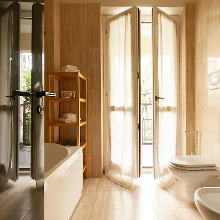 Moscova-brera Elegante Con Giardino Privato *