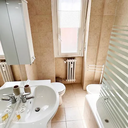 Apartment Ihost - Bergamo 12 *