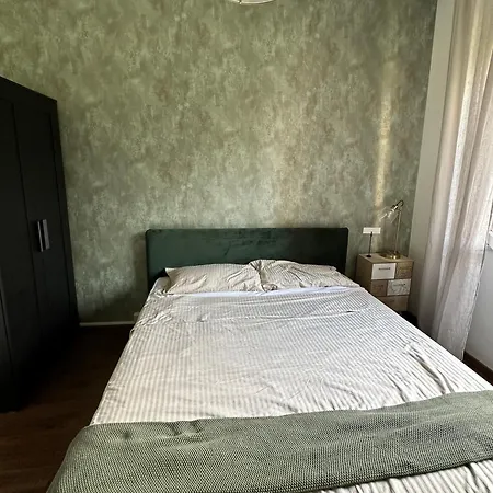 Kittens House * ميلان