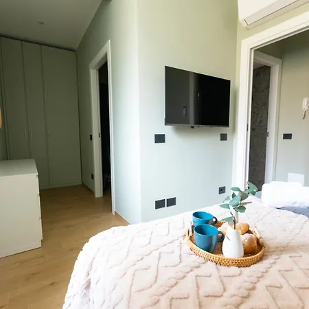 Ihost Luxury -free Parking- Plana 5 * Milan