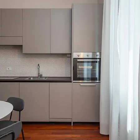 Apartment Xenia - Luminous Flat In Fondazione Prada Milan
