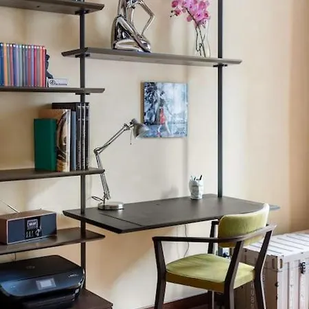Elegant And Roomy Apartment