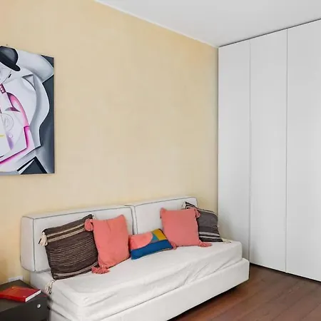 Elegant And Roomy Lejlighed *